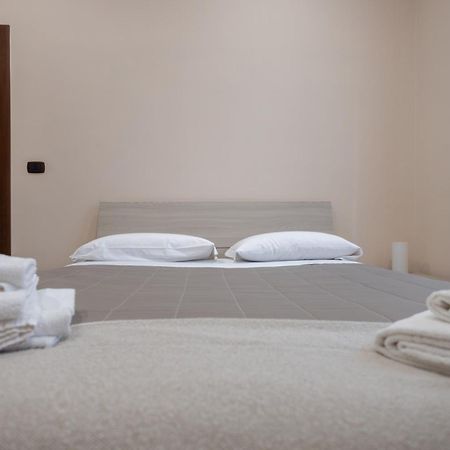 Casa Vacanze Alla Maison Fiumicino Bagian luar foto