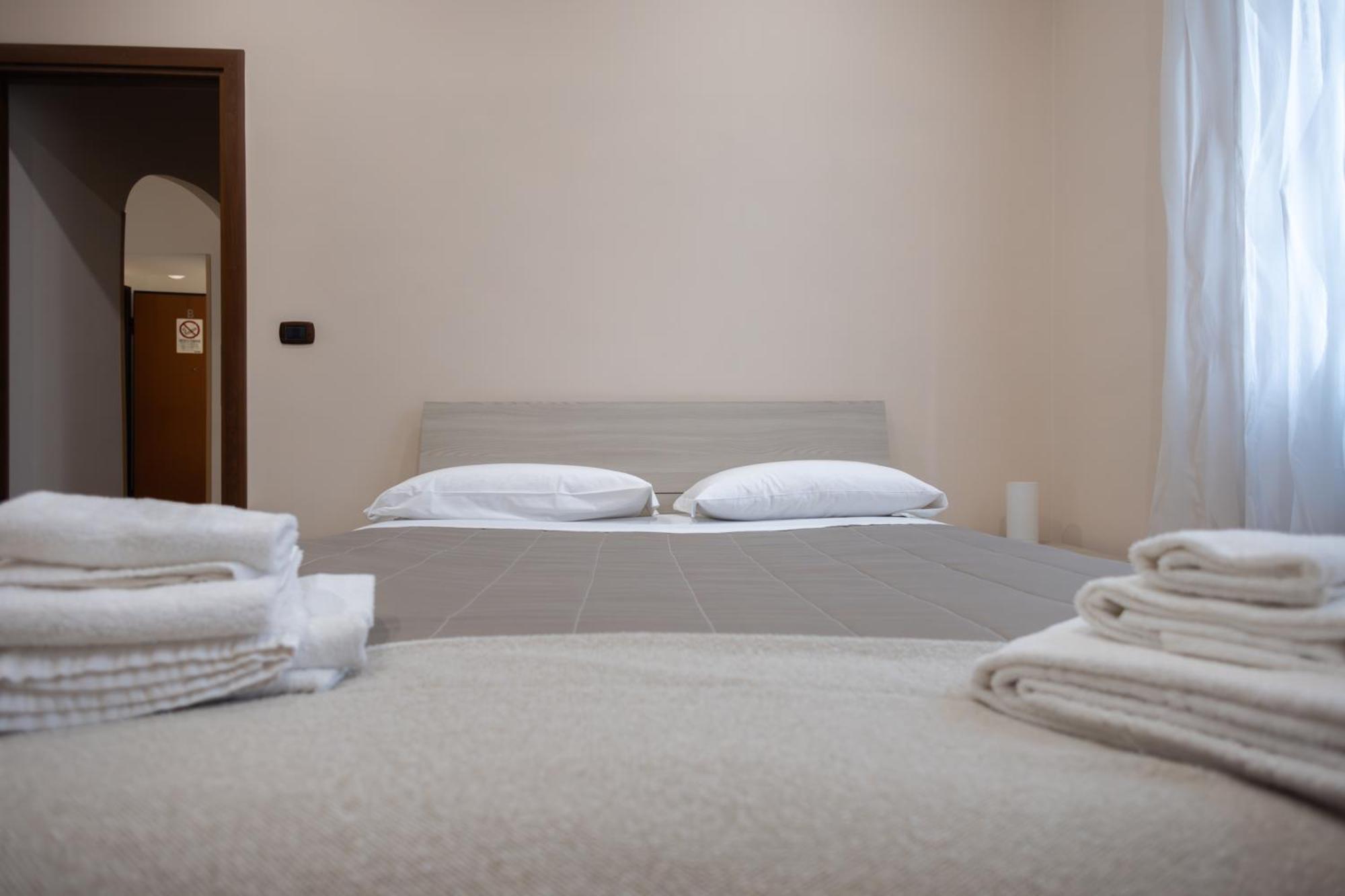 Casa Vacanze Alla Maison Fiumicino Bagian luar foto