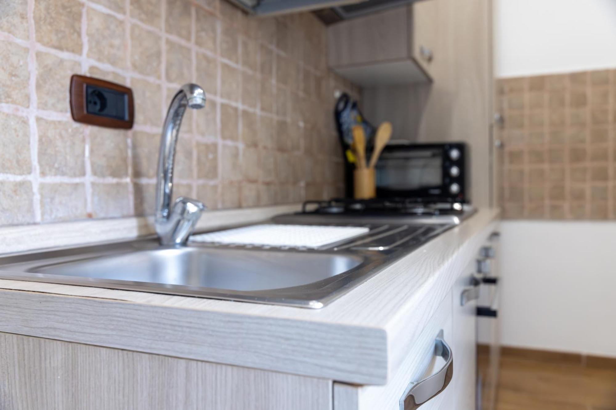 Casa Vacanze Alla Maison Fiumicino Bagian luar foto