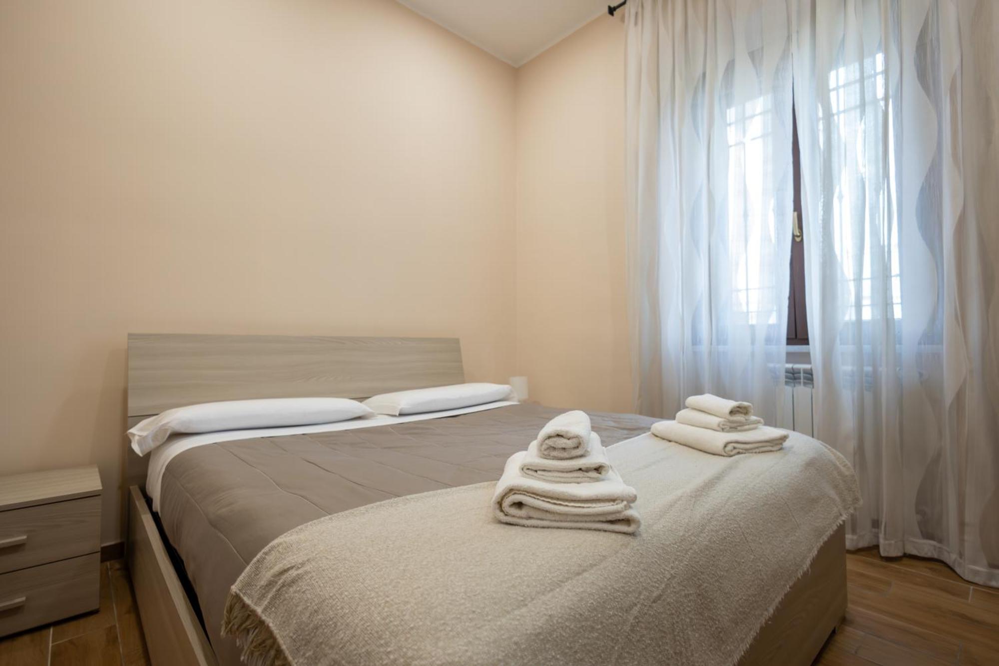 Casa Vacanze Alla Maison Fiumicino Bagian luar foto